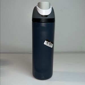 New! Owala 24 oz FreeSip Spout Insulated Water Bottle
